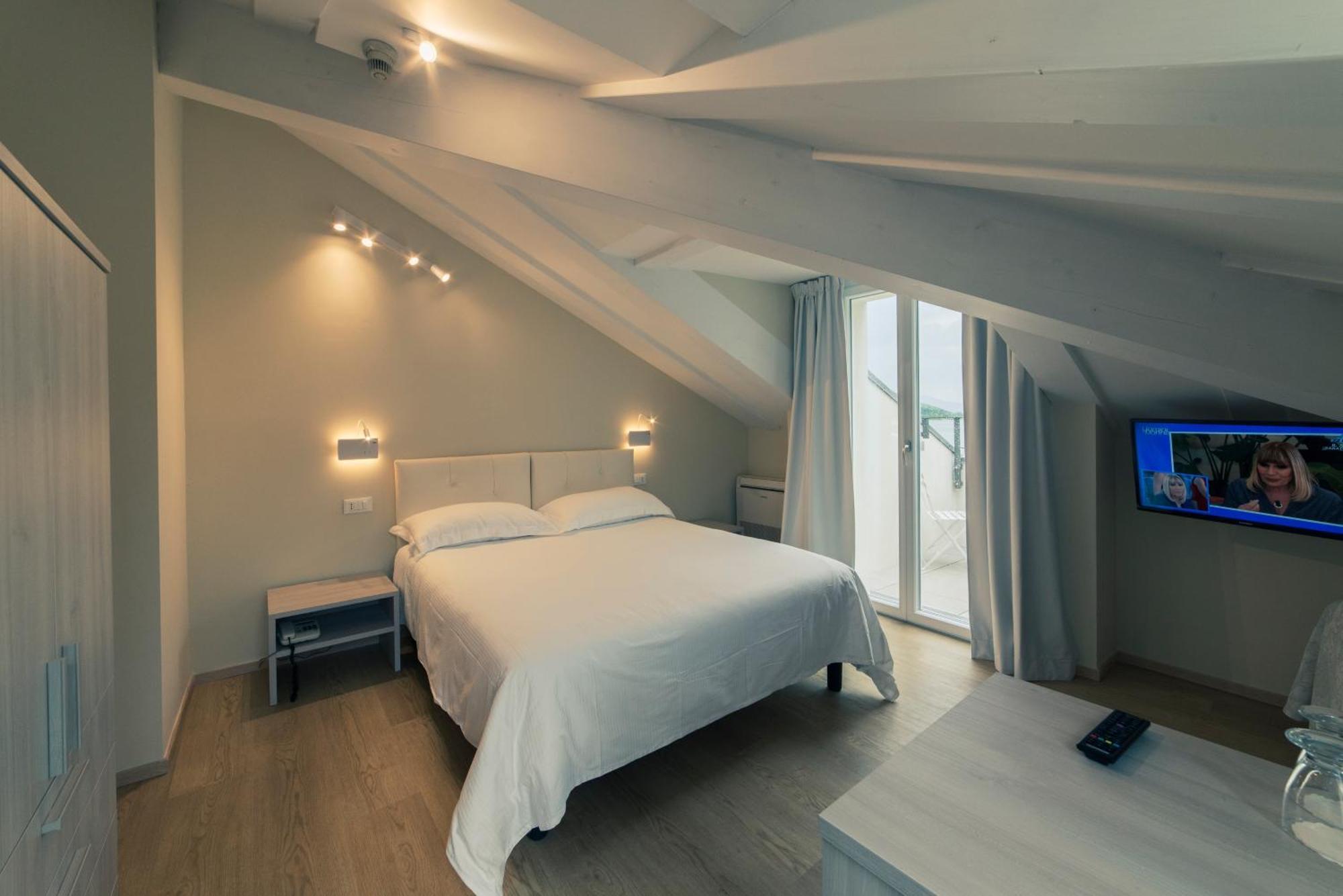 Hotel Due Palme Mergozzo Extérieur photo